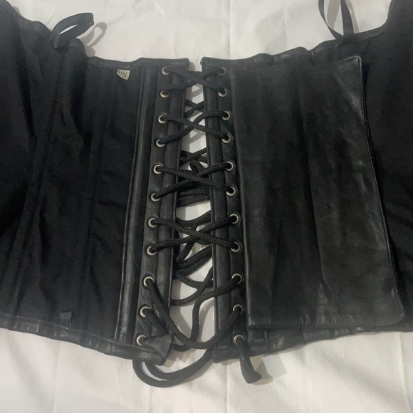 Leather Corset - Picture 7 of 8